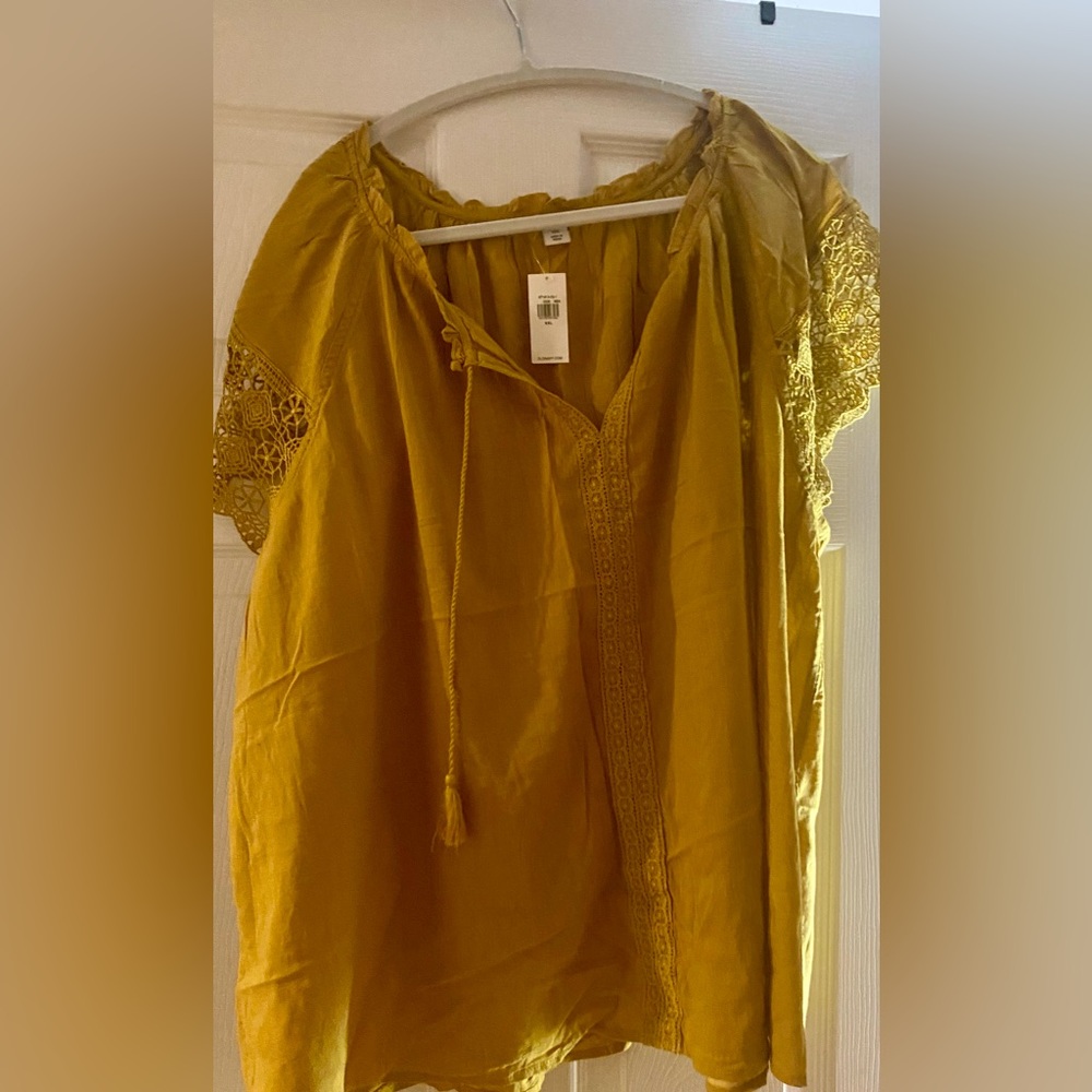 Old Navy women’s blouse